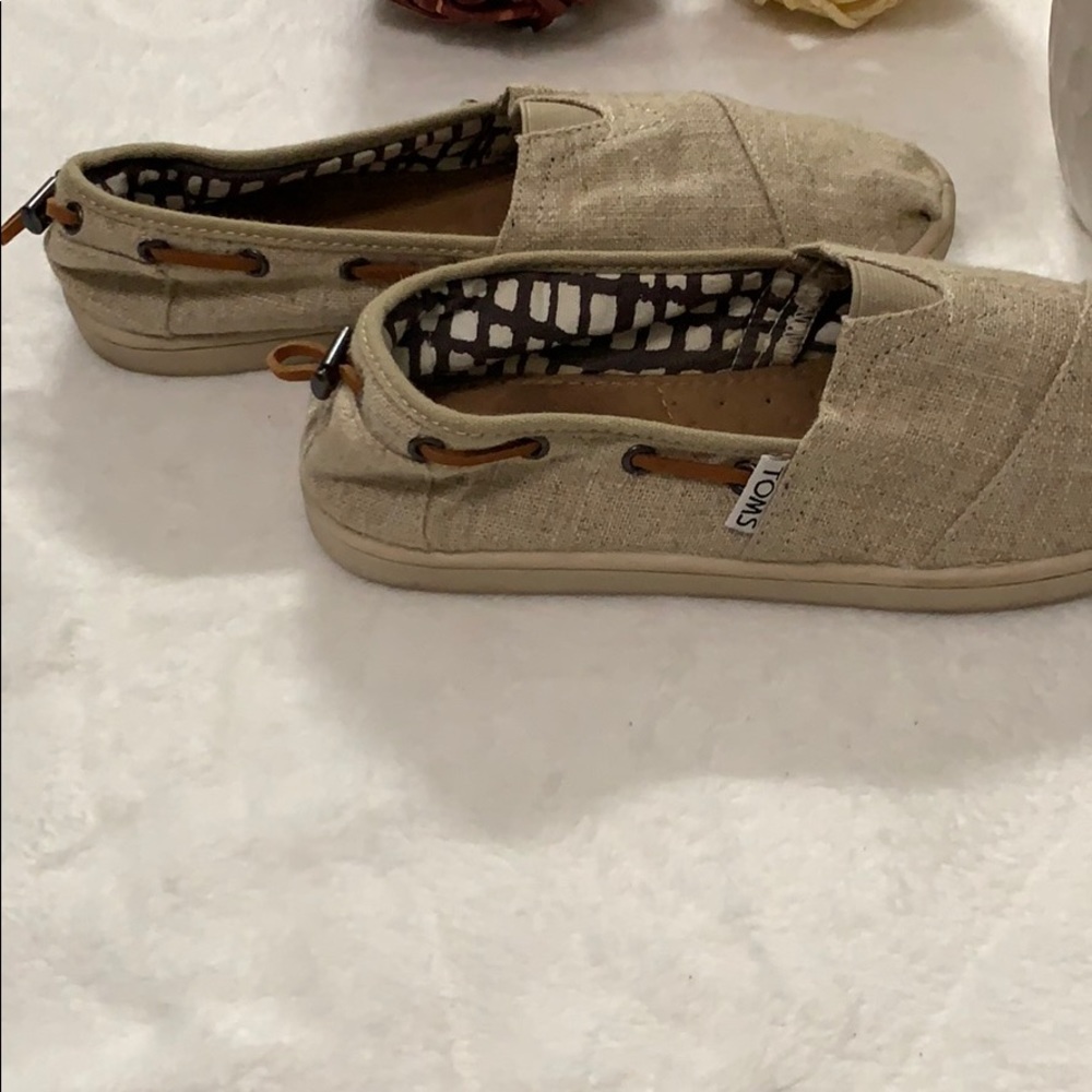 TOMS - Picture 7 of 7